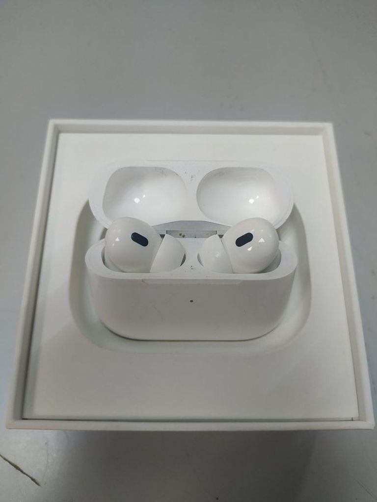 Купить Apple airpods pro 2nd generation with magsafe charging case usb-c Б/У