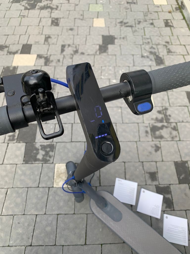 Купити Xiaomi Mi Electric Scooter 3 Black Б/У