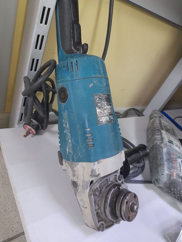 Купить Makita ga9020s Б/У