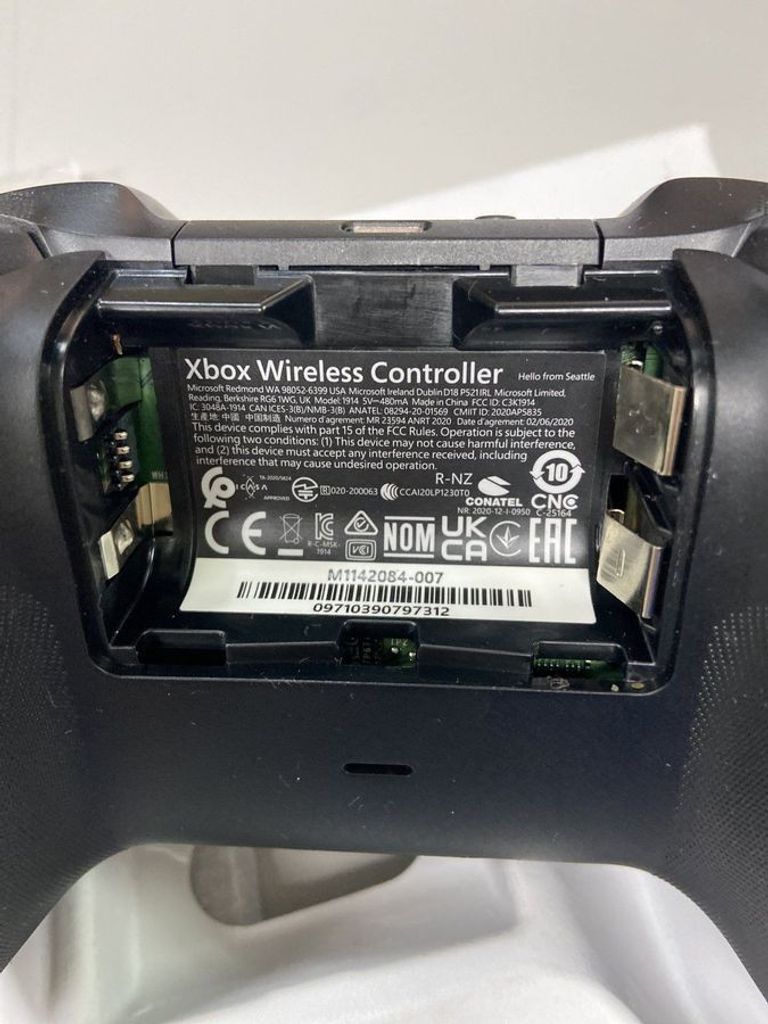 Оголошення Microsoft 1914 xbox wireless controller Б/У