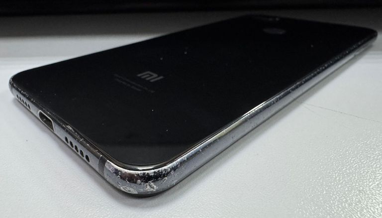 Xiaomi Mi 8 Lite 4/64GB Blue Код:01-200841652. Изображение 7