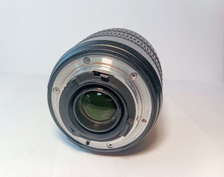 Nikon AF-S Nikkor 18-70mm 1:3.5-4.5G ED DX SWM IF Aspherical Код:null. Изображение 4