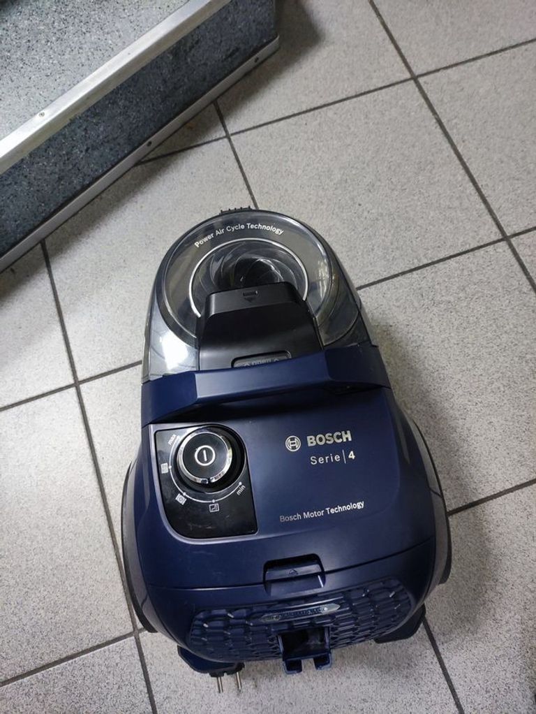 Купить Bosch Serie 4 BGS21X320 Б/У