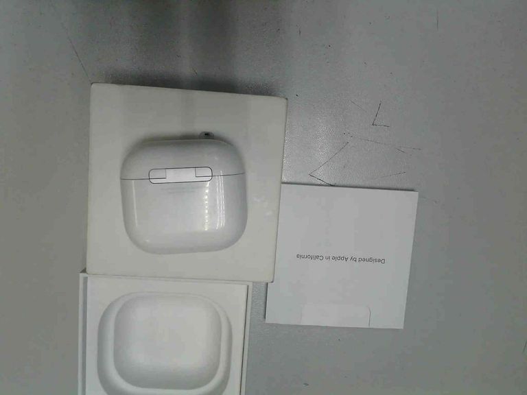 Дешево Apple airpods 4 with active noise cancellation з ломбарду