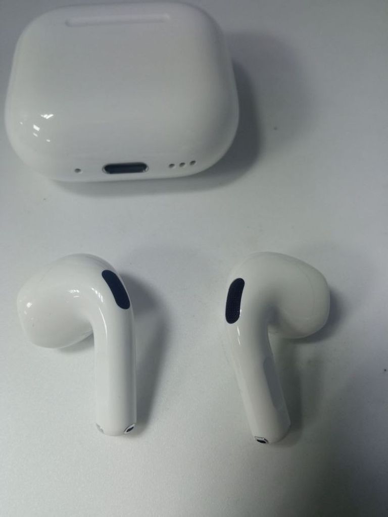 Оголошення Apple airpods 4 with active noise cancellation Б/У
