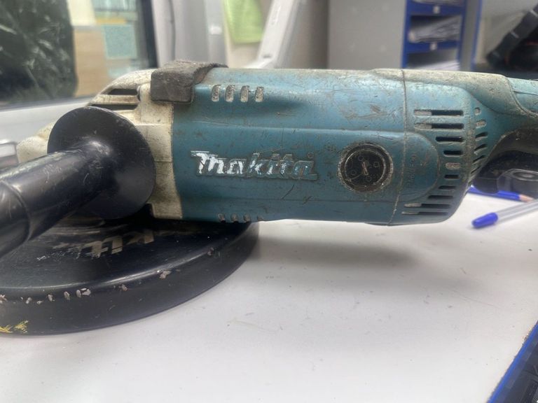Купить Makita GA9020 Б/У