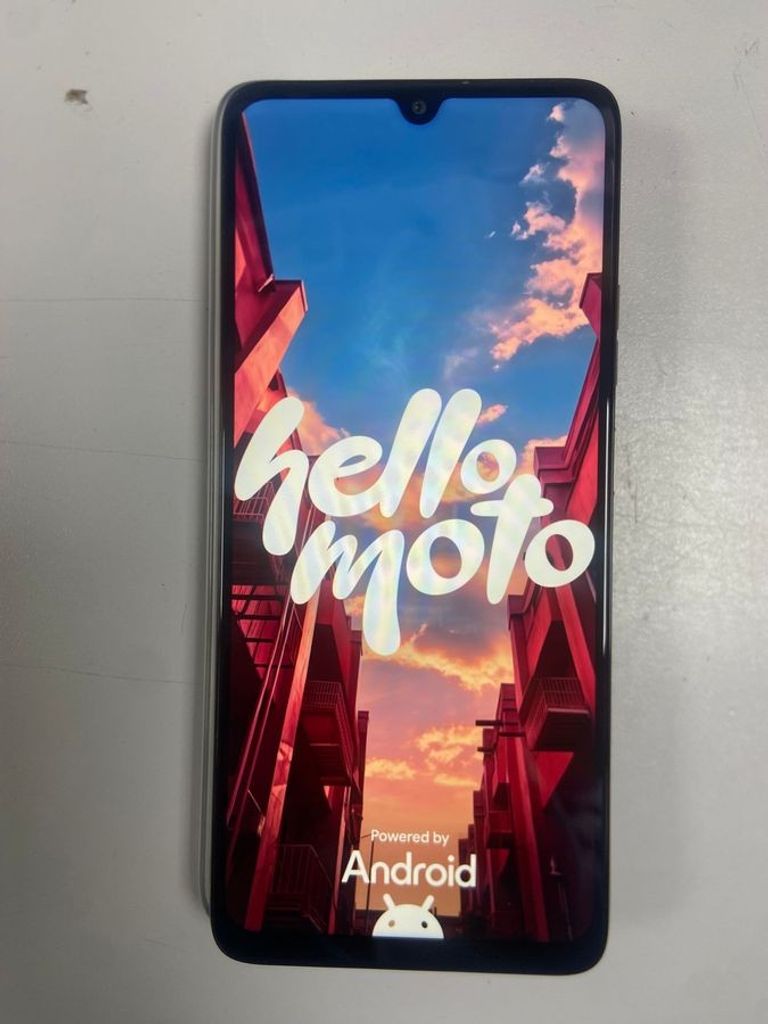 Дешево Motorola moto g06 power 4/256gb з ломбарду