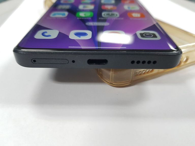 Дешиво Xiaomi redmi note 13 pro+ 5g 8/256gb с ломбарда