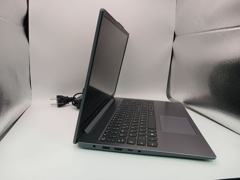 Дешево Lenovo 15/ryzen 3 7320u ddr5/8gb ddr5/hdd *відсутній/ssd 240 gb/*інтегрована з ломбарду