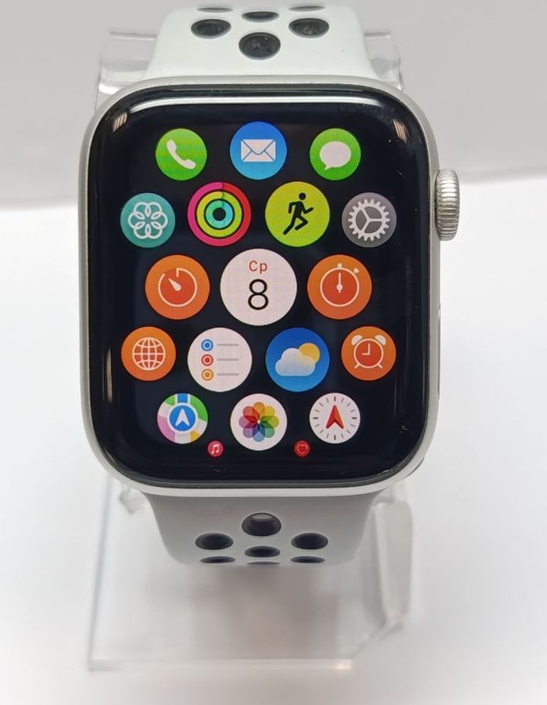 Дешево Apple watch se gps 44mm aluminum case з ломбарду