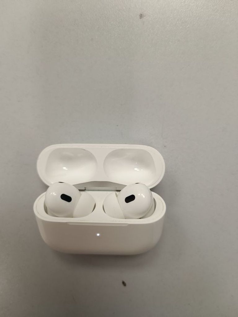 Apple airpods pro 2nd generation with magsafe charging case usb-c Код:01-200915085. Зображення 5