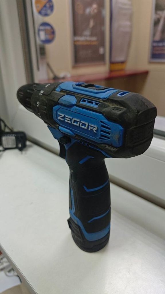 Дешево Zegor CDA-12 з ломбарду