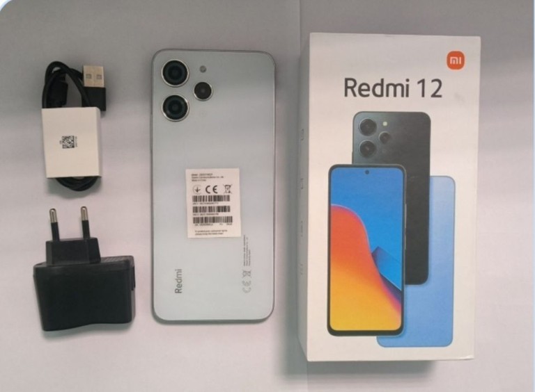 Дешево Xiaomi Redmi 12 8/256GB Polar Silver (no NFC) з ломбарду