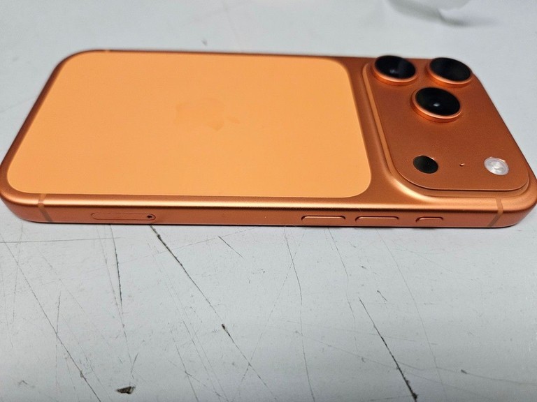 Apple iPhone 17 Pro 256GB Deep Blue (MG8J4) Код:01-200928424. Зображення 9