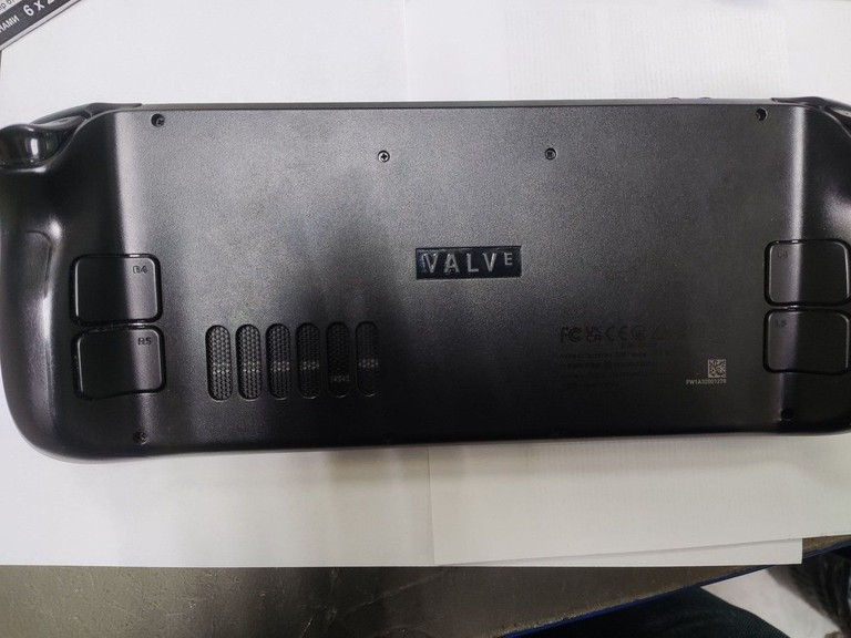Дешиво Valve Steam Deck 256 GB с ломбарда