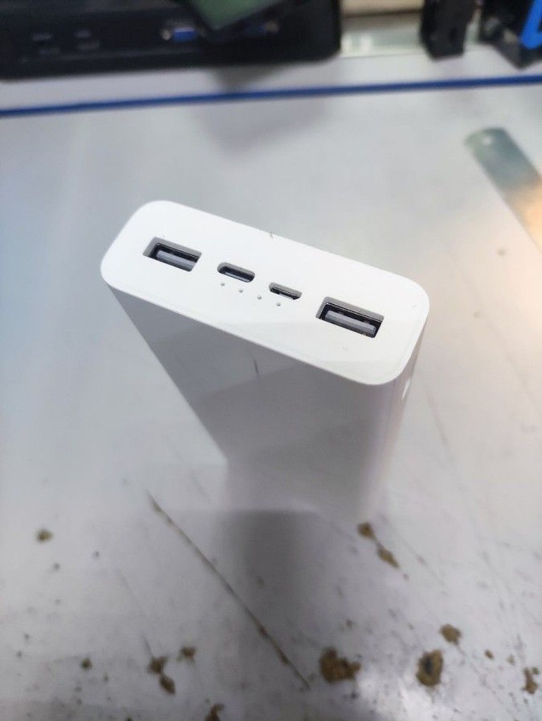 Дешиво Xiaomi mi 20000 mah 22.5w pb2022zm с ломбарда