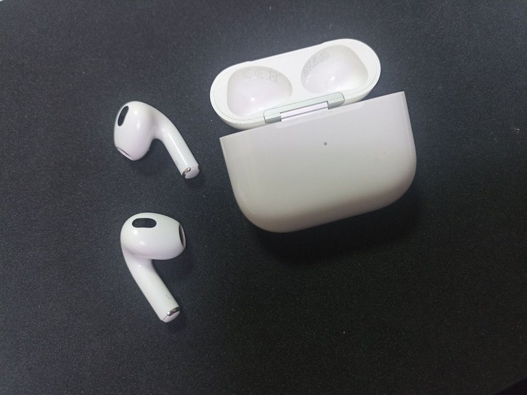 Дешево Apple airpods 3rd generation з ломбарду