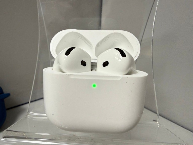 Объявление Apple airpods 4 with active noise cancellation Б/У