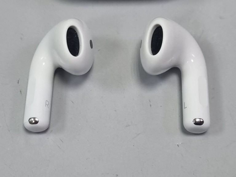 Apple airpods 4 with active noise cancellation Код:01-201035438. Изображение 12