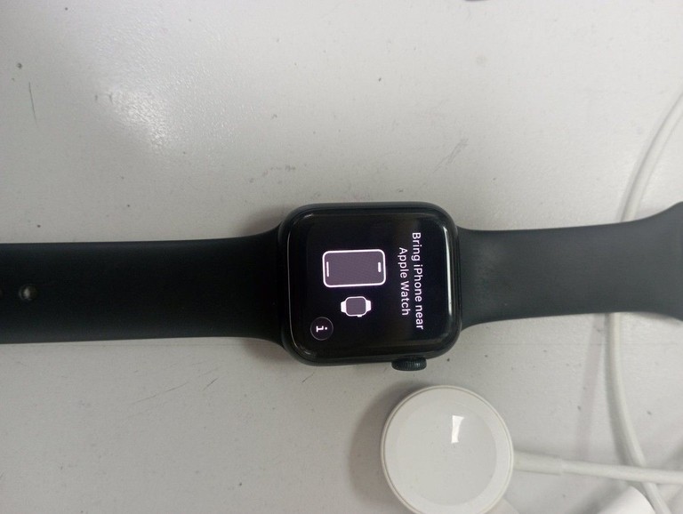 Оголошення Apple watch se 2 gps 40mm aluminium case Б/У