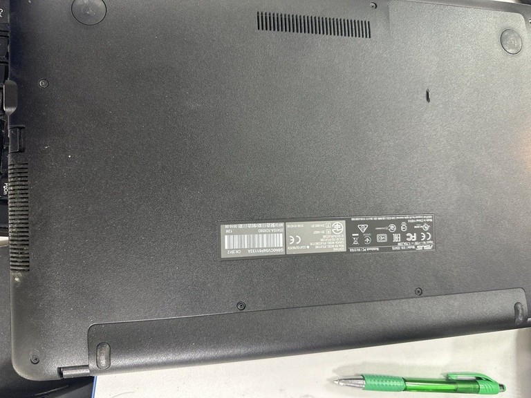 Розпродаж Asus 15/pentium n3710 ddr3/4gb ddr3/hdd 5000 gb/ssd *відсутній/*інтегрована, продавець Техноскарб