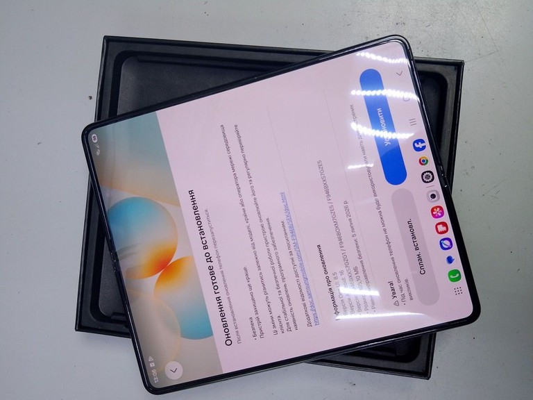 Оголошення Samsung galaxy fold5 12/512gb Б/У