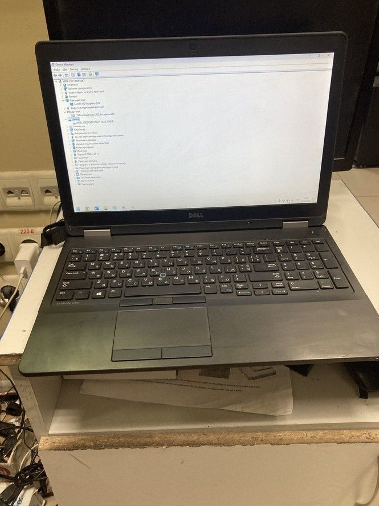 Купить Dell 15/core i5 6300u ddr3/8gb ddr3/hdd *відсутній/ssd 256 gb/*інтегрована Б/У