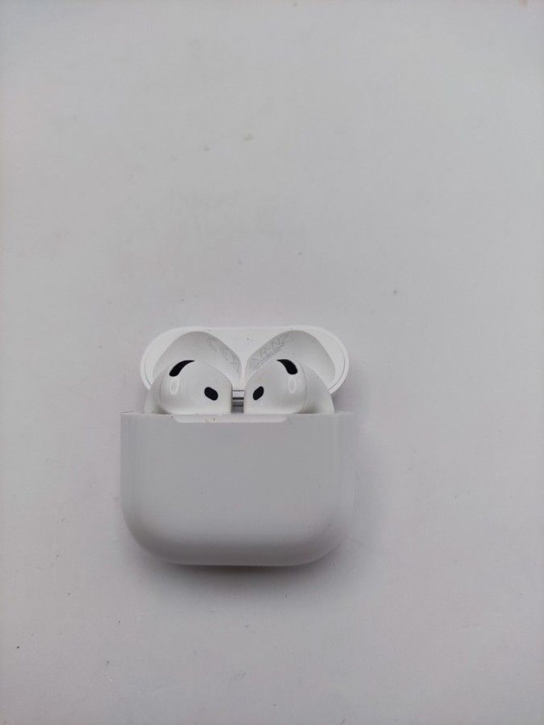 Купити Apple airpods 4 with active noise cancellation Б/У
