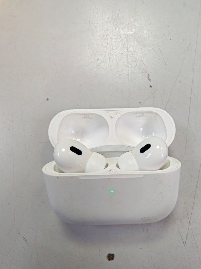Купити Apple airpods pro 2nd generation with magsafe charging case usb-c Б/У