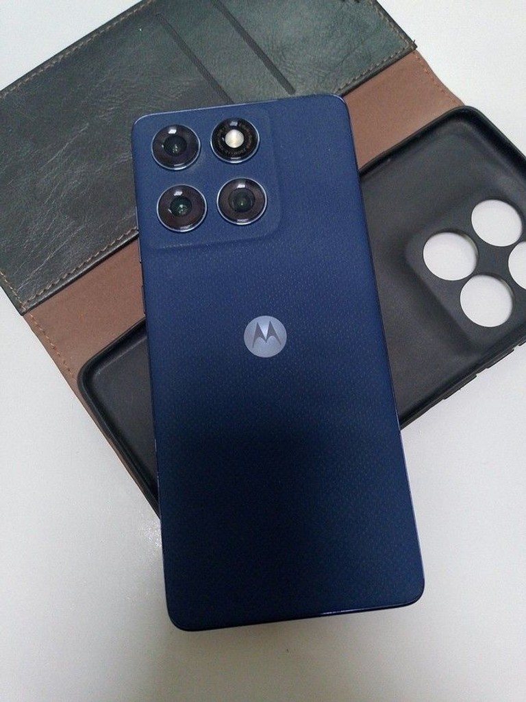 Купить Motorola Moto Edge 60 8/256GB Gibraltar Sea Б/У