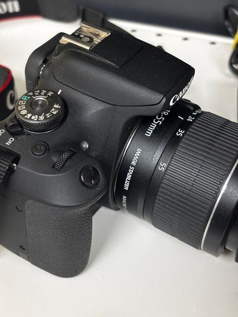 Розпродаж Canon eos 2000d / ef-s 18-55mm f/3.5-5.6 is ii, продавець Техноскарб