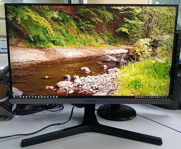 Купить Samsung s22r350fhi Б/У