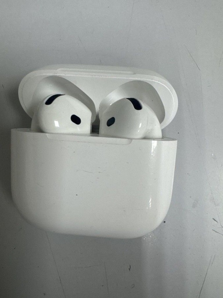Дешево Apple airpods 4 з ломбарду