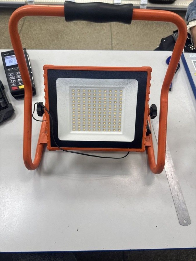 Оголошення Ledvance LED WORKLIGHT BATTERY 30W 840 R-ST LEDV (4058075576513) Б/У