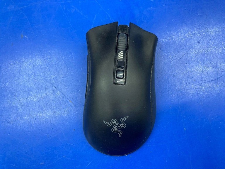 Объявление Razer DeathAdder V2 PRO Wireless Mouse Dock (RZ01-03350400-R3G1) Б/У
