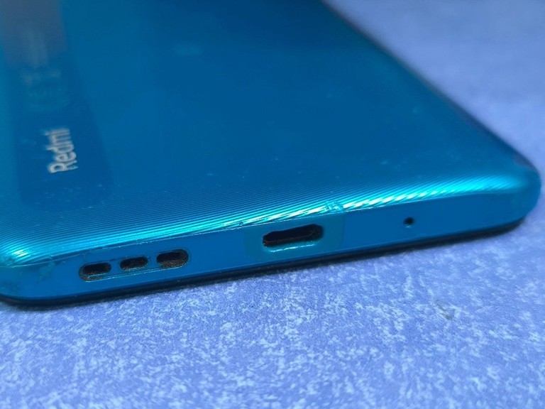 Дешиво Xiaomi redmi 9a 2/32gb с ломбарда