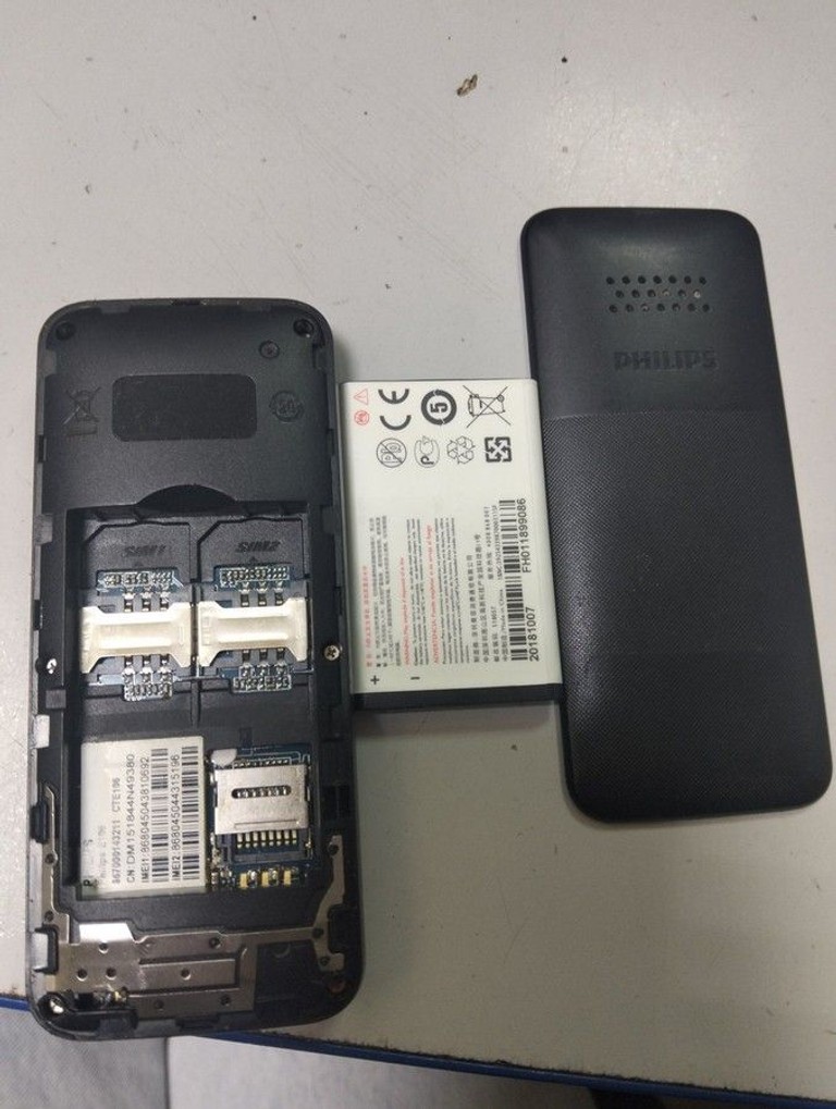 Купить Philips Xenium E106 Black Б/У