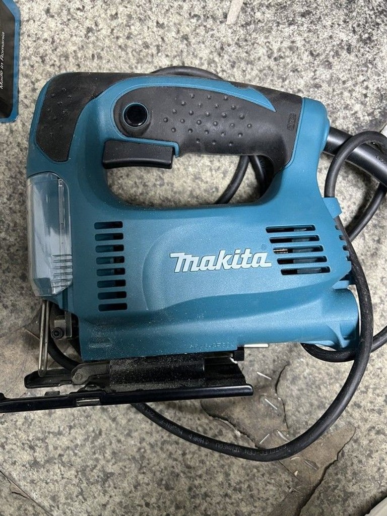 Оголошення Makita 4326 Б/У