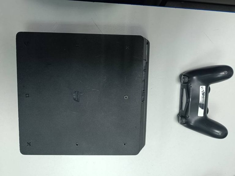 Объявление Sony PlayStation 4 Slim 1TB Black Б/У
