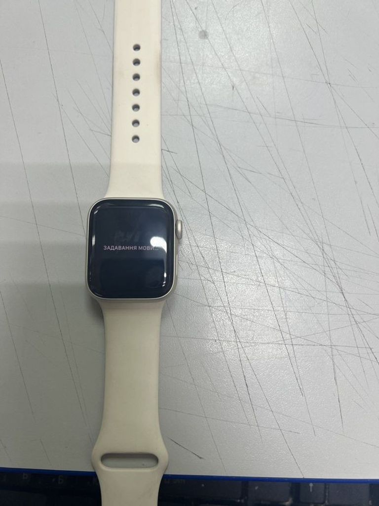 Дешево Apple watch se 2 gps 40mm aluminum case with sport з ломбарду