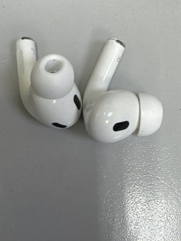Дешиво Apple airpods pro 2nd generation with magsafe charging case usb-c с ломбарда
