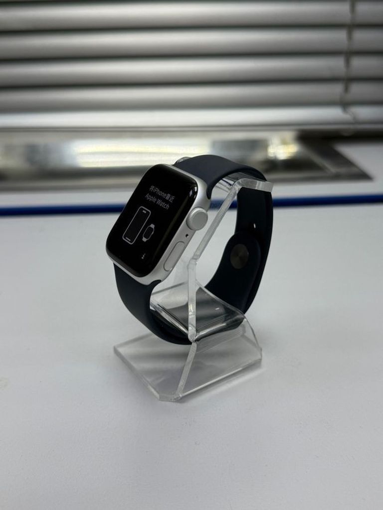 Дешево Apple watch se 2 gps 40mm aluminum case with sport з ломбарду