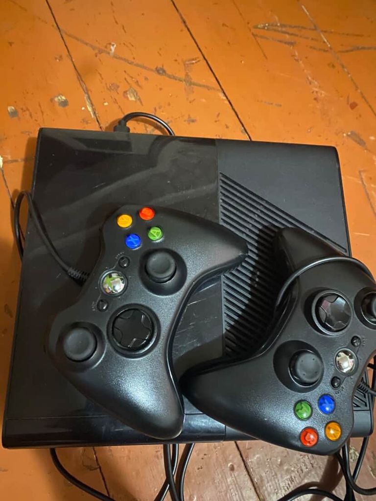 Купити Microsoft xbox360 e 250 gb Б/У