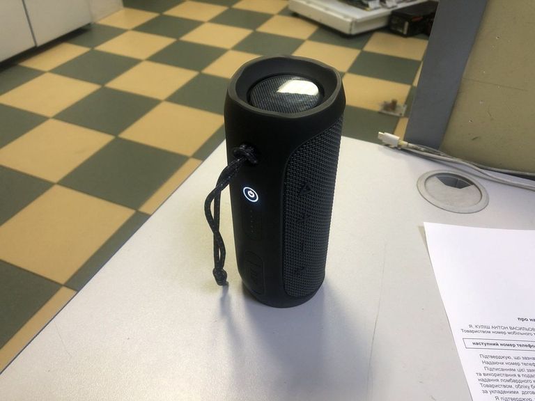 Купить Jbl flip essential 2 Б/У