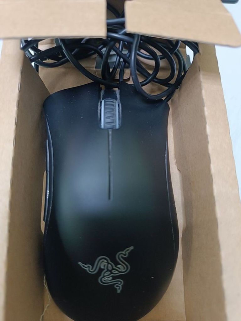 Купить Razer death adder essential rz01-02540100 Б/У