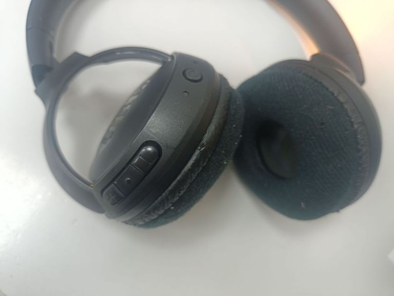 Оголошення Jbl tune 560 bt Б/У