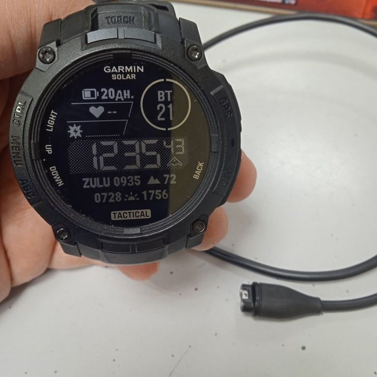 Купить Garmin Instinct 3 50mm Solar Tactical Edition Black with Black Band (010-02935-50) Б/У