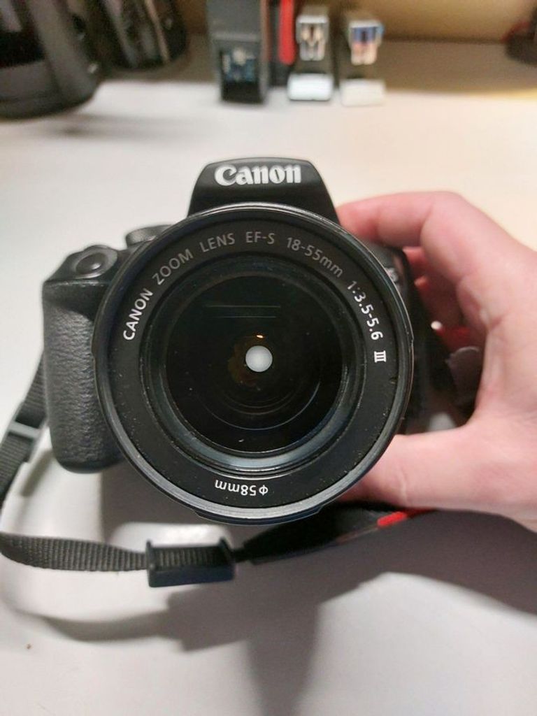 Canon eos 2000d kit ef-s 18-55mm f/3.5-5.6 iii Код:01-200803970. Изображение 9