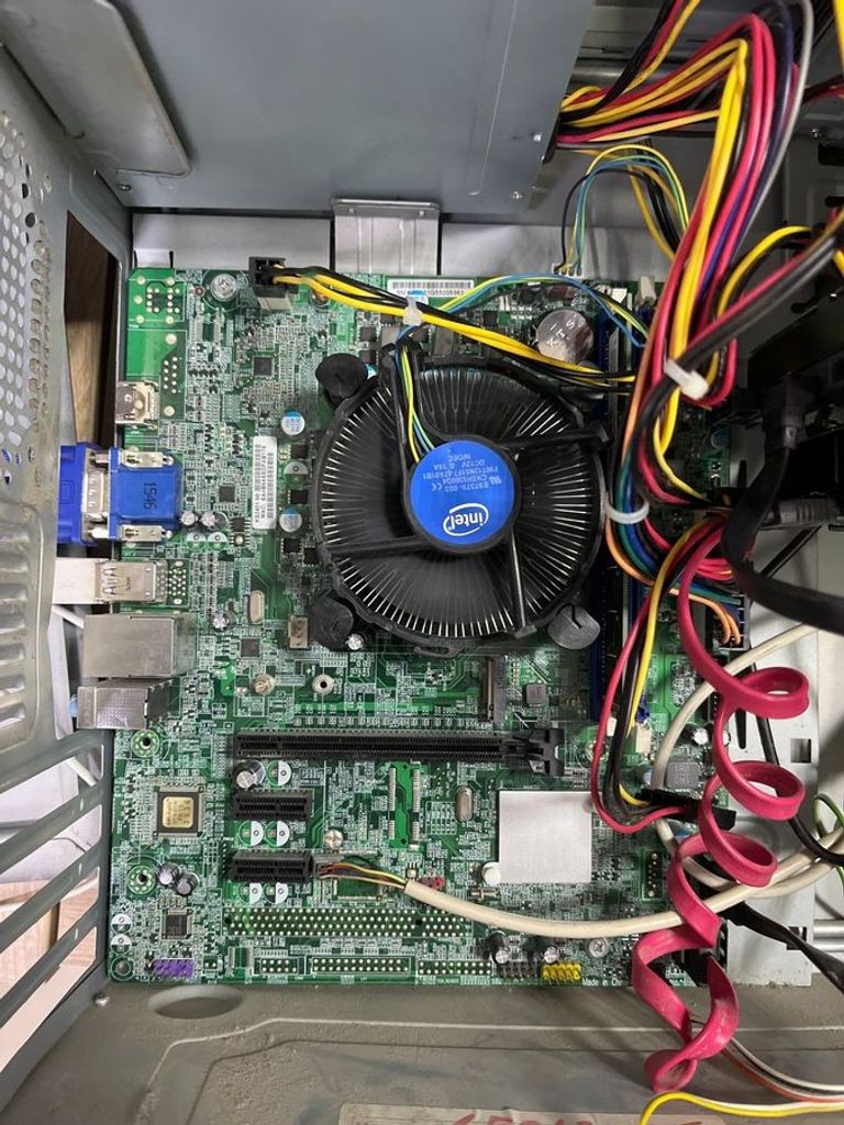 Купить Пк intel core i3-6098p/ram 4 gb/hdd 80 gb+2000 gb/ssd відсутній/інтегрована Б/У