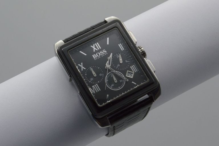 Купить Hugo Boss hb.98.1.34.2226 Б/У